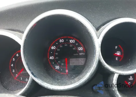 2007 Toyota Corolla Matrix Xr z USA, uszkodzony, nr VIN 2T1KR32E07C648480